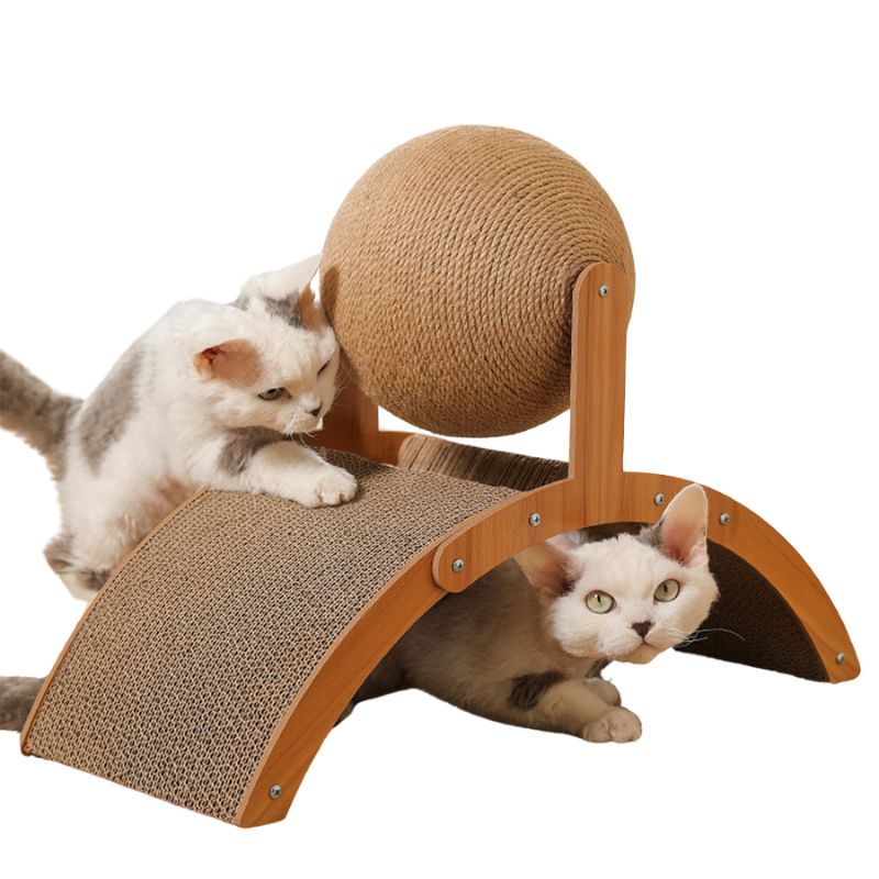 Boule griffoir design avec arc en bois