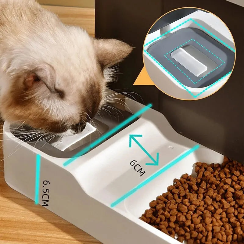 Distributeur de croquettes pour chat avec réserve d'eau intégrée, séparation de l'eau et des croquettes pour éviter la contamination