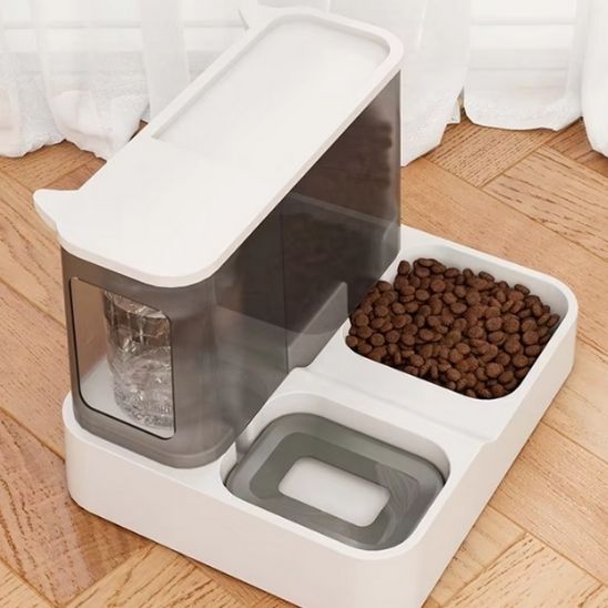 Distributeur de croquettes pour chat avec réserve d'eau intégrée avec niveau de réserve visible
