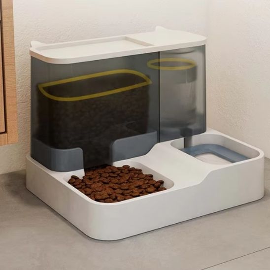 Distributeur de croquettes pour chat avec réserve d'eau intégrée avec niveau de réserve facilement visible