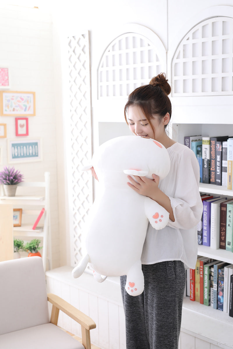 Peluche chat gris alongée