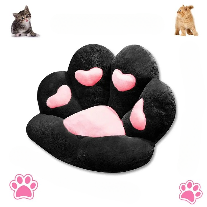 Coussin Chat en Forme de Patte de Chat avec Cœurs sur fond blanc avec des pattes de chat roses et des chats