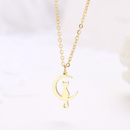 Pendentif chat sur la lune