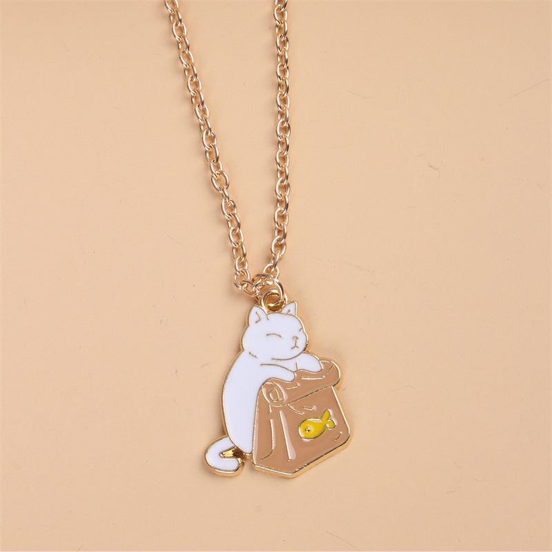 Pendentif chat mignon avec poisson