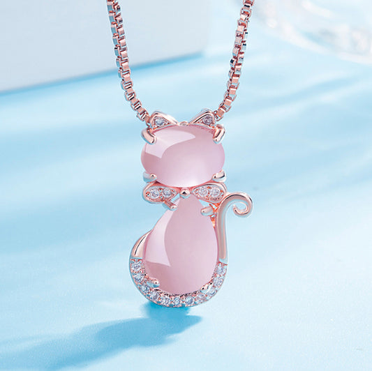 Pendentif chat en pierre de cristal rose pour femme